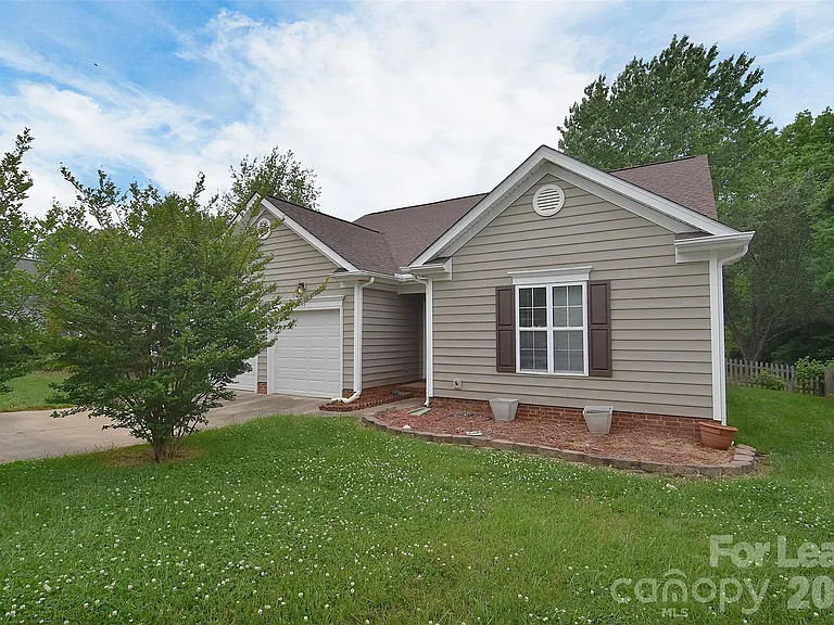550 Carlisle Dr — Photo 1