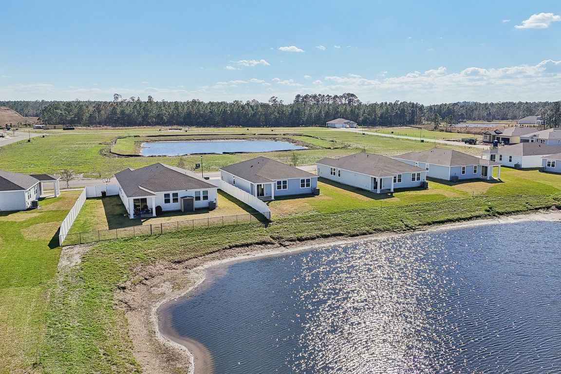 Lago Vista Dr-057.jpg