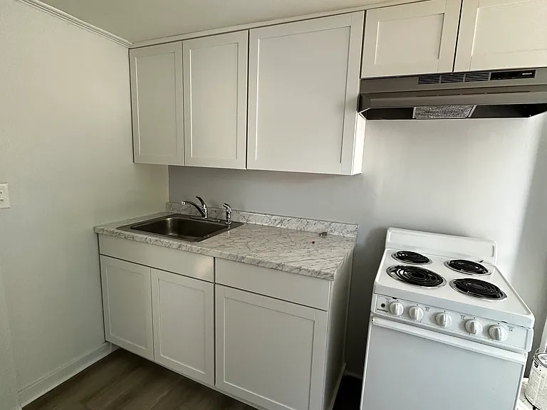 305-307 Silver Ln #W — Photo 1