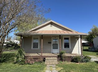 1006 7th St, Altavista, VA 24517