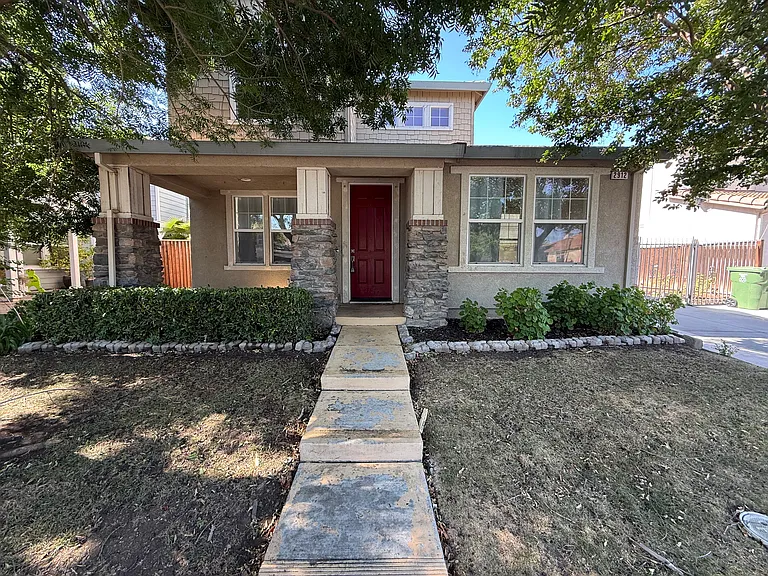 2912 Safford Ave — Photo 1