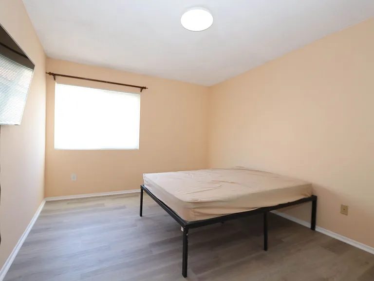 24210 Sylvan Glen Rd #F — Photo 16