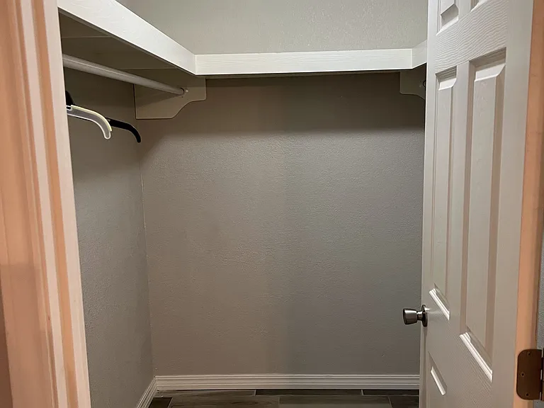 812 Hardy Springs Cir #C — Photo 8