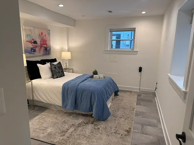 648 F St NE #1 — Photo 4