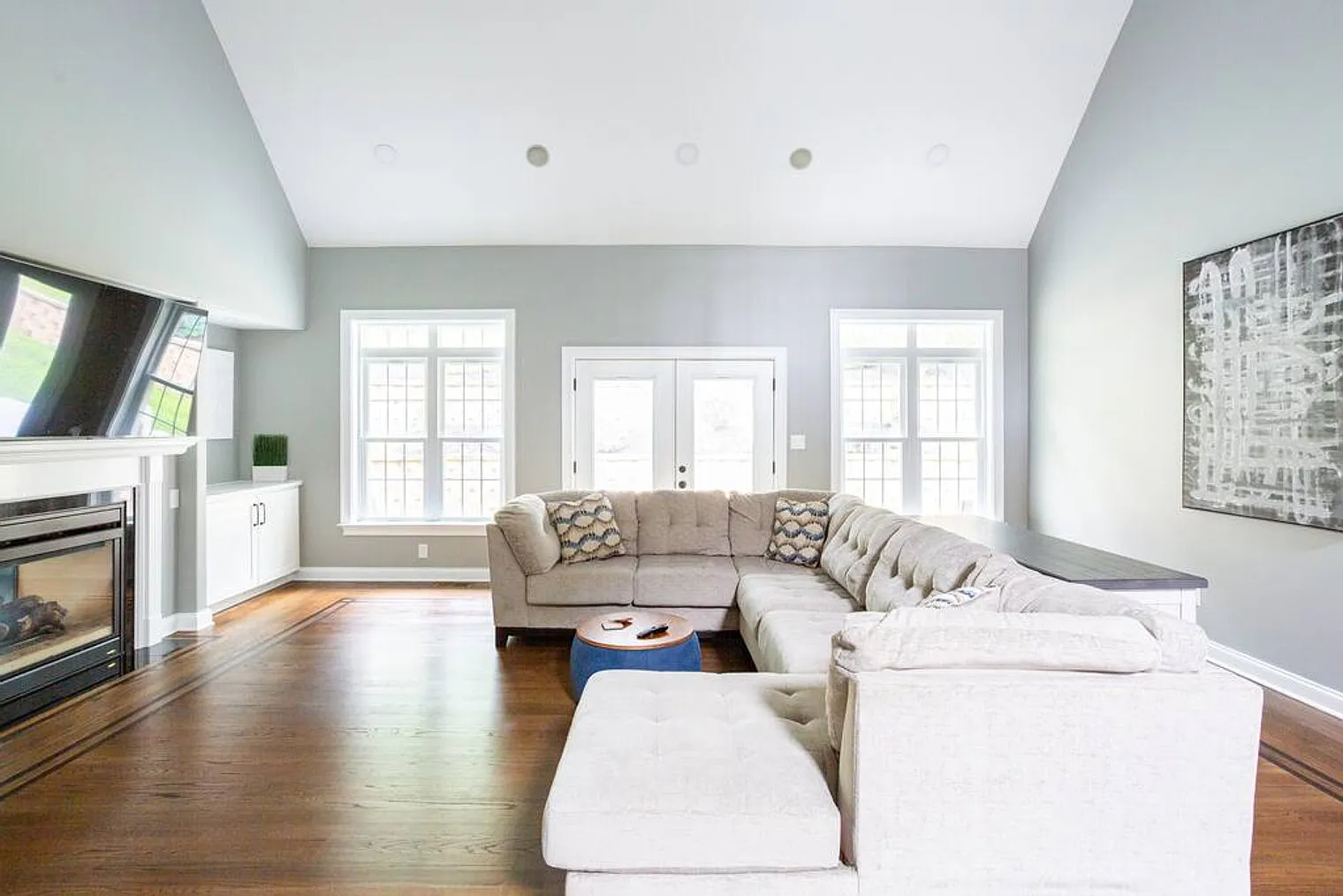 6 bed, 5.0 bath, 7523 sqft, $25,667 — Photo 2