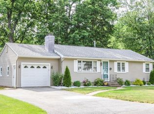 90 Chiswick St, Longmeadow, MA 01106