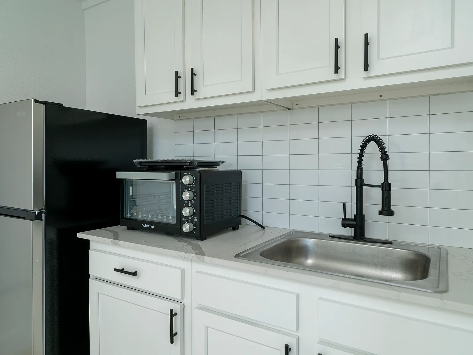 Studio, $625 — Photo 4