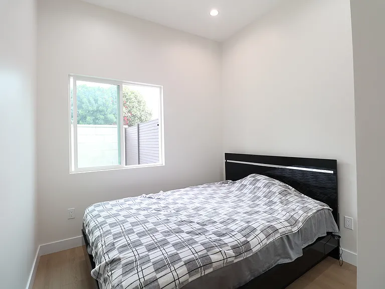 16142 Mayall St — Photo 12