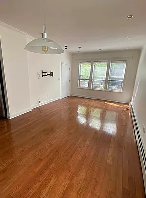 Rented by Hudson Exclusive Inc | media 24