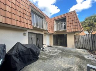 864 Blue Ridge Cir, West Palm Beach, FL 33409