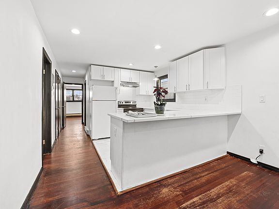 4th image of 75 Garretson Ave #3
