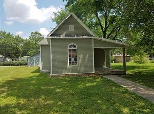 807 S Tremont Ave, Ottawa, KS 66067