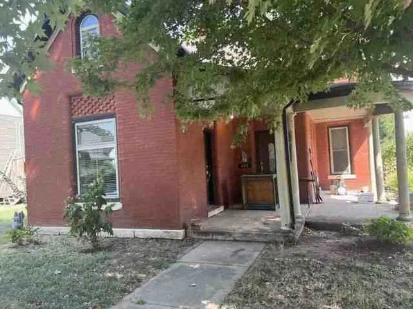 408 W 5th St, Chanute, KS 66720