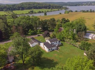 3 Meadow Ln, Downingtown, PA 19335