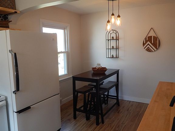 5th image of 120 Elm Ave