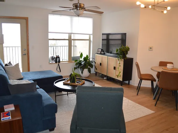 8201 Mayo Dr Unit 307, Madison, WI 53719