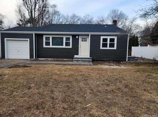 1550 N Gardiner Drive, Bay Shore, NY 11706