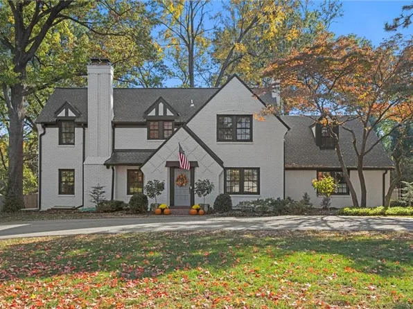 2509 W 63rd St, Mission Hills, KS 66208