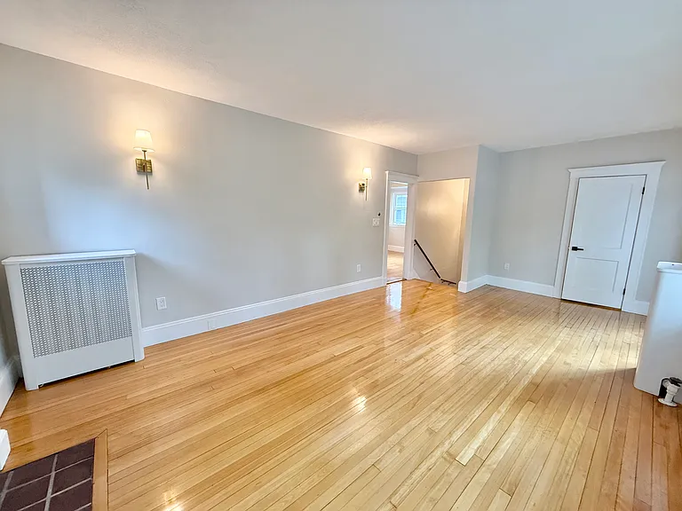 203 Maplewood St #2 — Photo 3