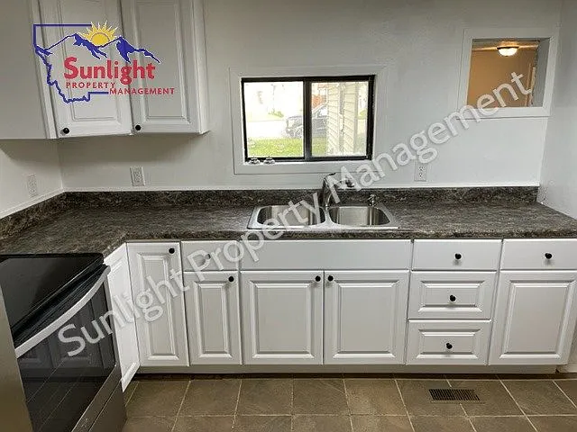 517 Colorado Ave — Photo 5