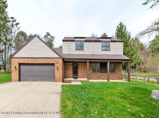 5740 Forest Green Dr, Perry, MI 48872