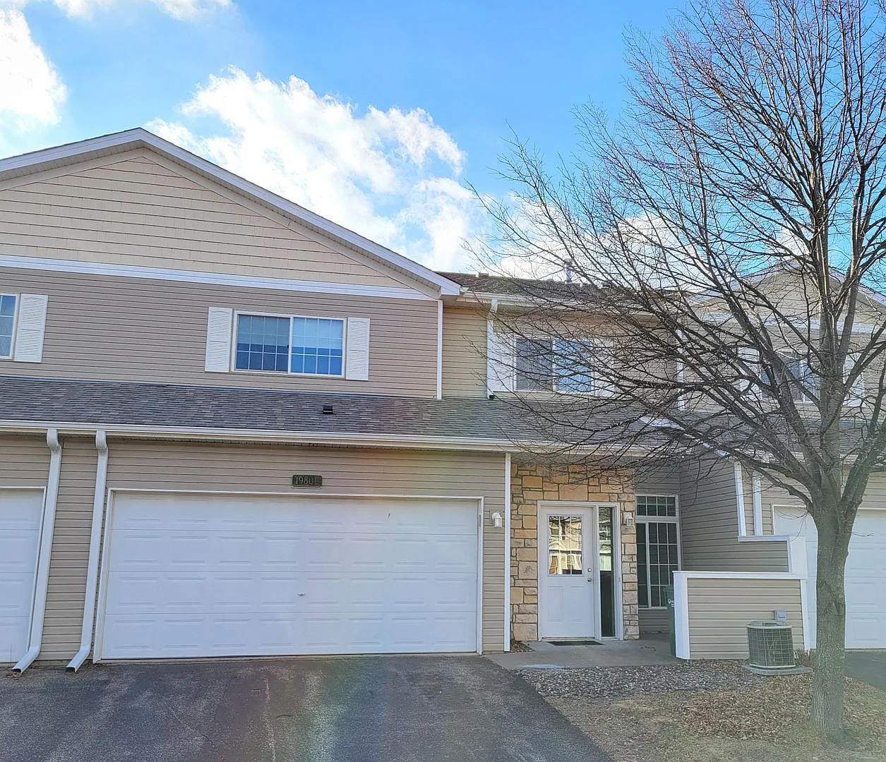 2 Level Townhouse — Photo 1