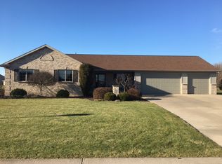 420 Wooden Shoe Cir, Kaukauna, WI