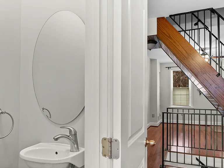 1524 E Clement St — Photo 11