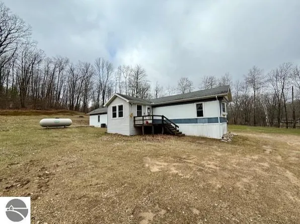 2888 Timberlane Rd, Harrison, MI 48625