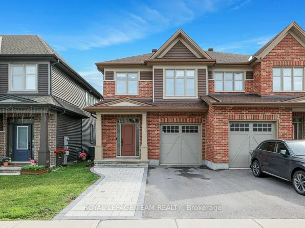 702 Vivera Pl N, Ottawa, ON K2S 2M8