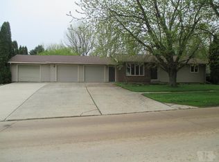 1402 Washington Ave, Sheldon, IA 51201