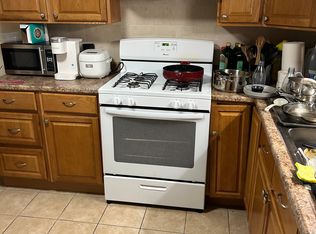 109 Langley St APT 1A, Fall River, MA 02720