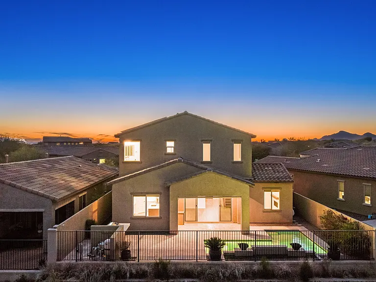 1005 W Lark Bunting Ln — Photo 33