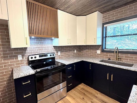 3rd image of 6708 N Broadway St