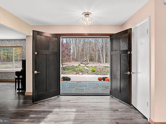 4th image of 7033 Mink Hollow Rd