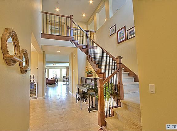 2nd image of 42 Anacapa Ln