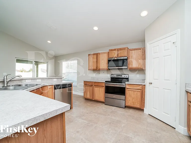 2630 Sunningdale Dr — Photo 5