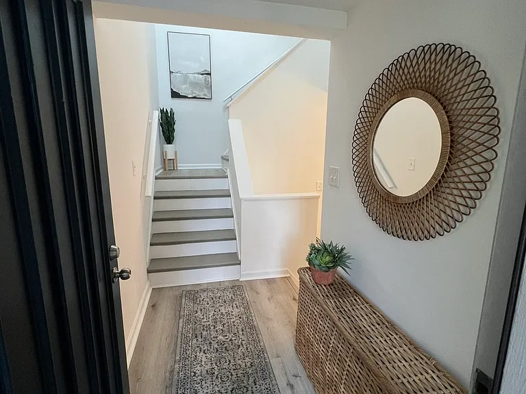 1017 Riverbend Club Dr SE — Photo 4