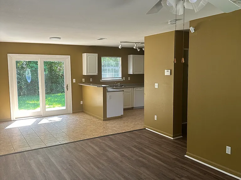 1602 Woodward Ave — Photo 5