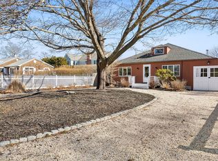 20 Mitchell Rd, Westhampton Beach, NY 11978