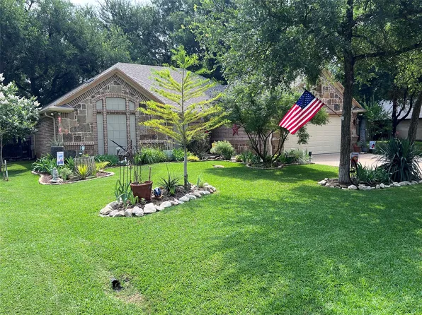 7111 Cedar Valley Dr, Whitney, TX 76692