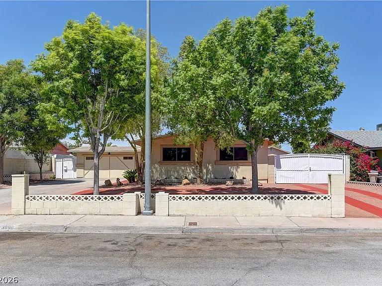 3896 Acapulco Ave — Photo 3
