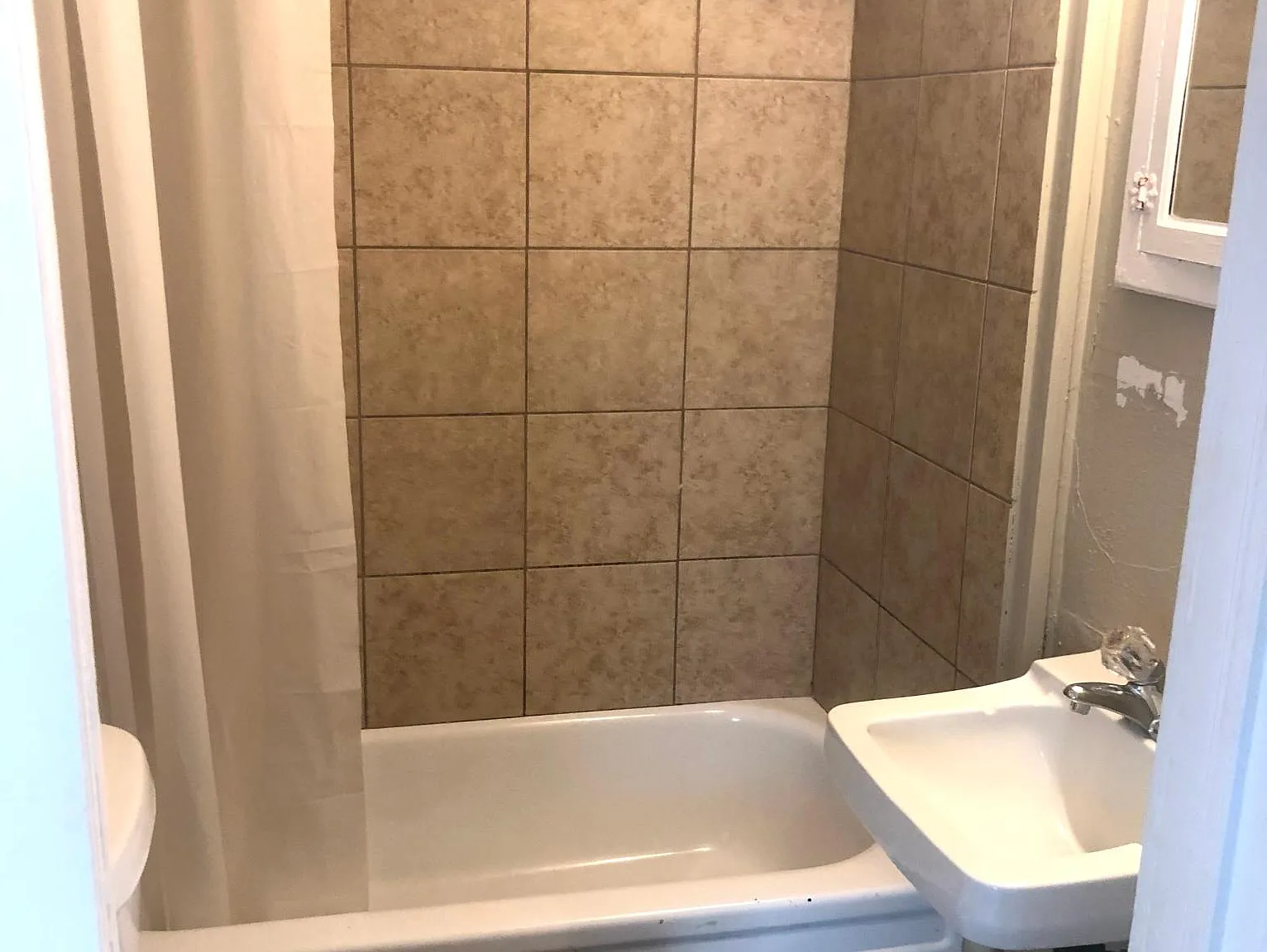 1916 Ave P — Photo 2