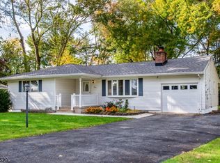 3 Carl Dr, Fairfield, NJ 07004