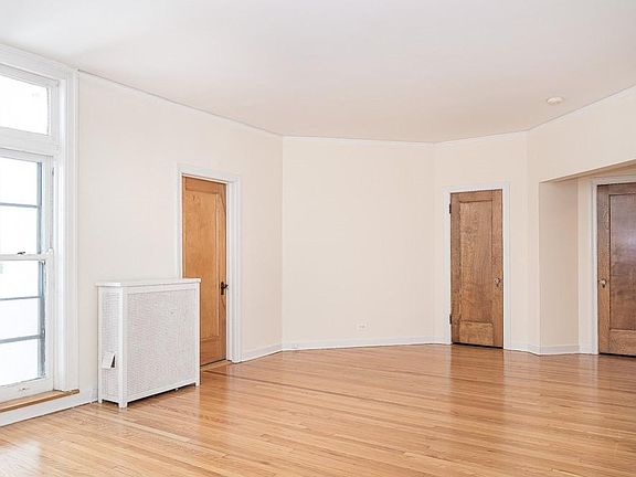 3rd image of 1020 W Ardmore Ave APT 302