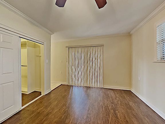 5th image of 2414 25th Ave W