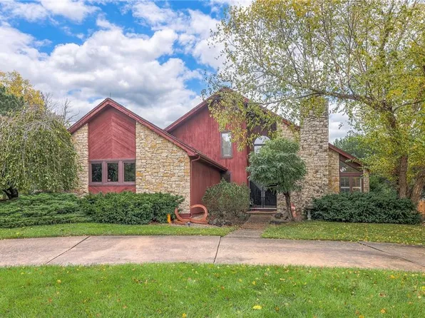 13801 Fontana St, Leawood, KS 66224