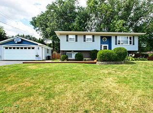 1613 Flower St, McHenry, IL 60050