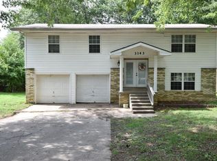 3143 W Winchester Rd, Springfield, MO 65807