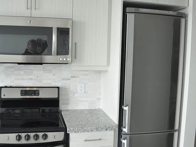68 Canterbury Pl #1707 — Photo 30